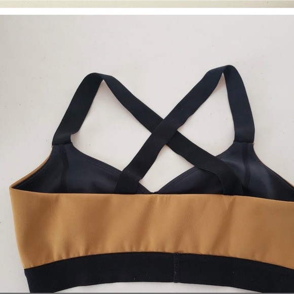 Shop tan + lines  by Sivan - Picture 2 of 2